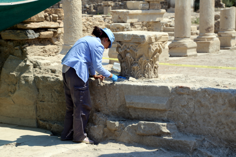 Stratonikeia Antik Kenti'nde 1414 yıllık sütunlar eski ihtişamına kavuşturulacak