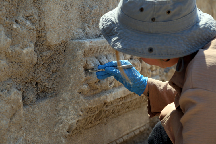 Stratonikeia Antik Kenti'nde 1414 yıllık sütunlar eski ihtişamına kavuşturulacak