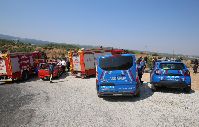 Denizli'de otomobil uçuruma yuvarlandı: 4 ölü