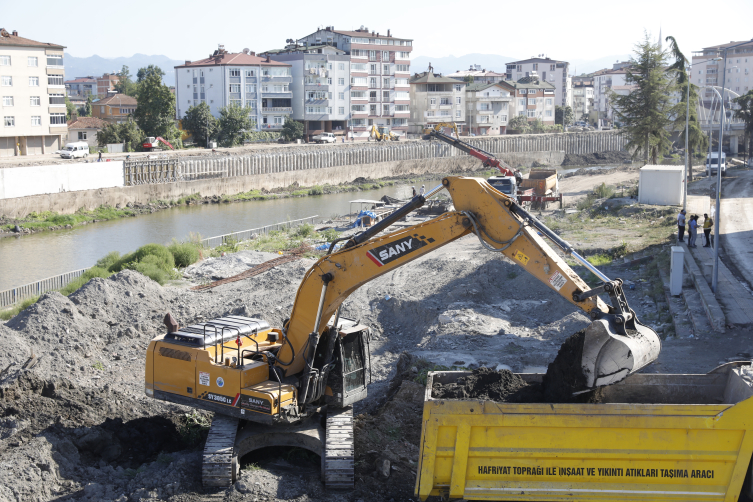 Terme Çayı'nın yatağı 30 metre genişletiliyor