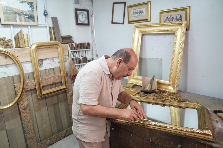 Tarihi mekanları süsleyen Aziz usta çırak bulamıyor