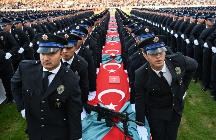 Bakan Yerlikaya: Tüm suçluları ve suç odaklarını gün ışığına hasret bırakacağız