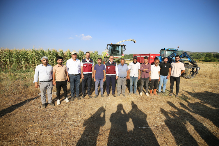 Bingöl Valisi Usta, "Tarım Makinaları Parkı ve Silaj Paketleme Tesisi"ni inceledi