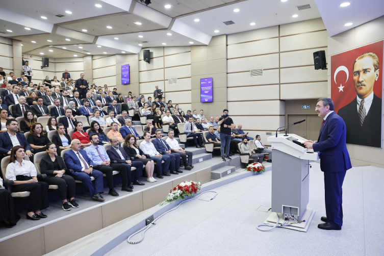 Yılmaz: İstihdamı arttırmak ve iş gücümüzü daha nitelikli hale getirmek için çalışacağız