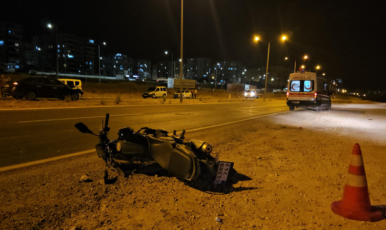 Siirt'te otomobille çarpışan motosikletin sürücüsü yaşamını yitirdi