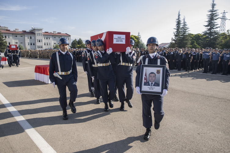 Tunceli'de şehitlerimiz için tören düzenlendi