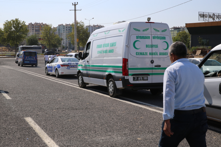 Narin, son yolculuğuna uğurlandı