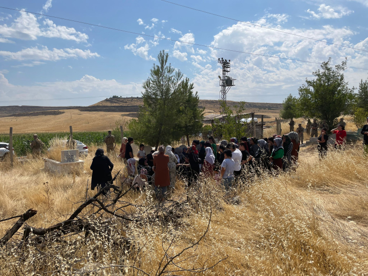 Narin, son yolculuğuna uğurlandı