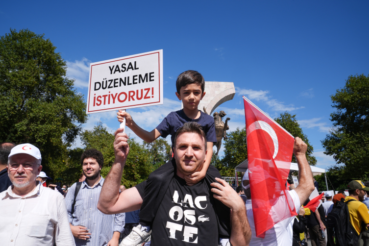 İstanbul'da LGBT propagandasına karşı "Büyük Aile Buluşması" başladı