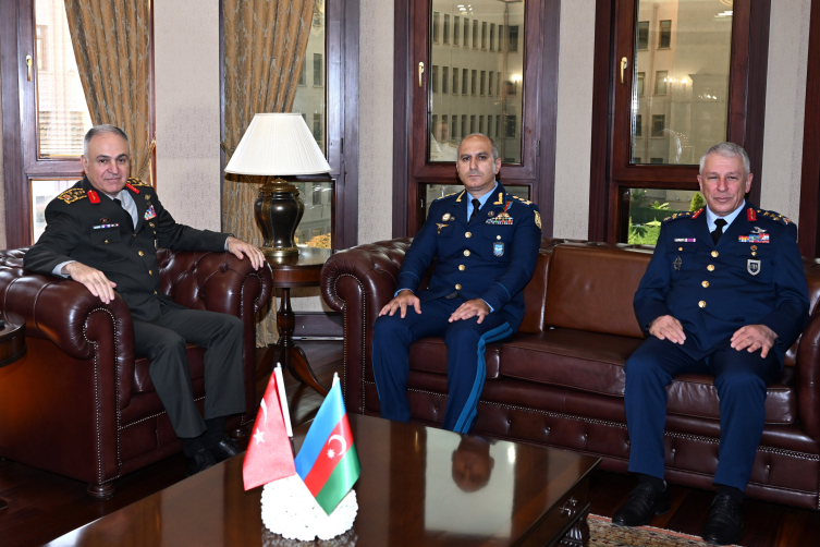 Orgeneral Gürak, Azerbaycan Hava Kuvvetleri Komutanı'nı kabul etti