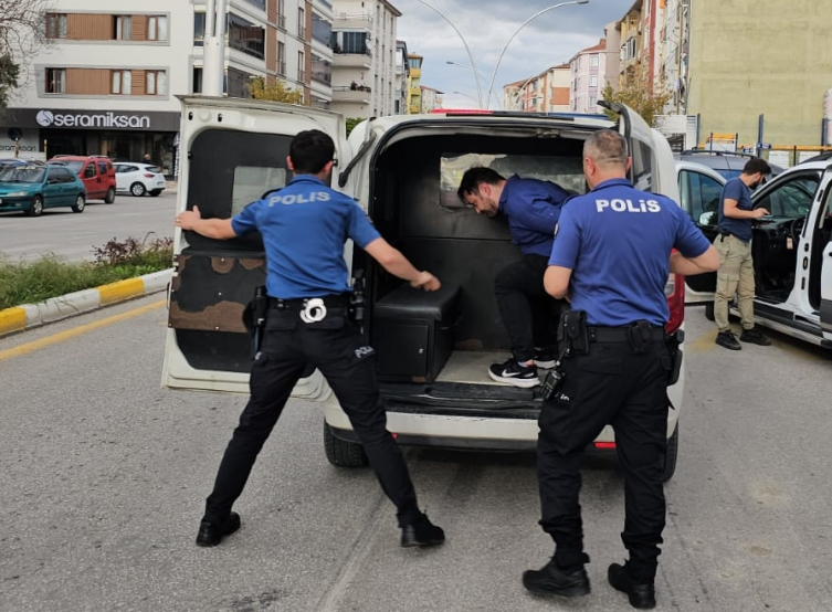 Çorum'da ehliyetsiz sürücü polisten 20 kilometre kaçtı