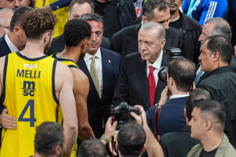 Cumhurbaşkanı Erdoğan'dan Anadolu Efes'e tebrik