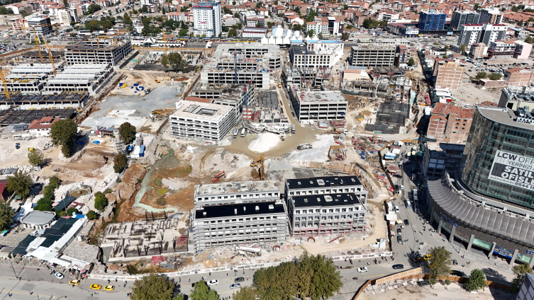 Malatya'nın depremde yıkılan çarşısı gelecek seneye hazır olacak