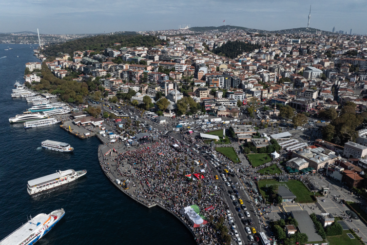 İstanbul'da Gazze'ye destek mitingi düzenlendi