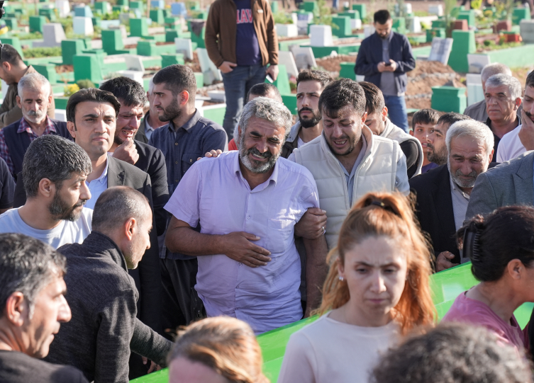 Üniversite öğrencisi Rojin'in cenazesi Diyarbakır'da defnedildi