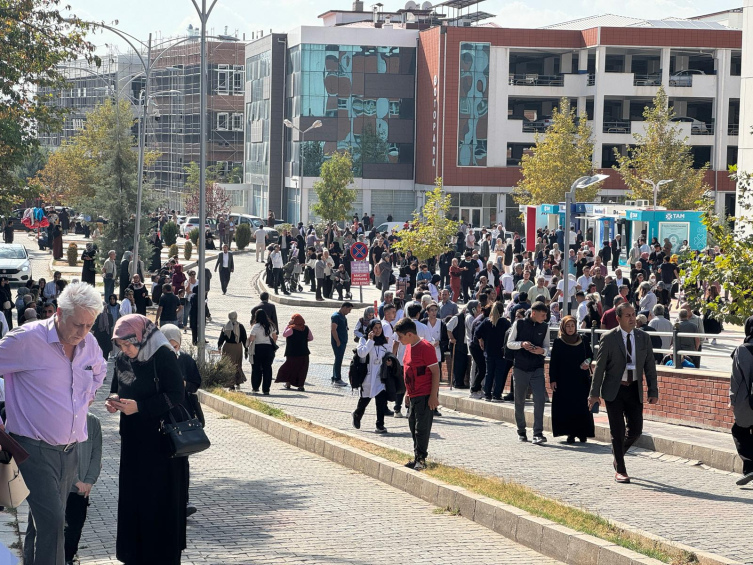 Malatya'da 5,9 büyüklüğünde deprem