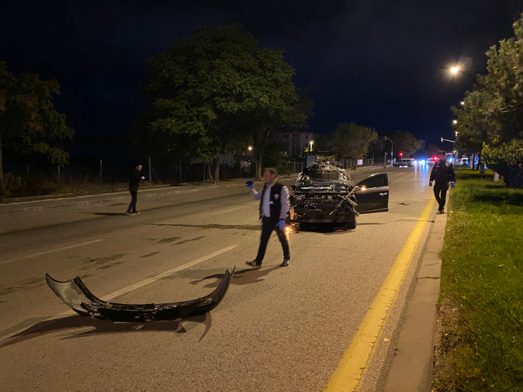 Ankara'da trafik kazası iki kardeşi ayırdı