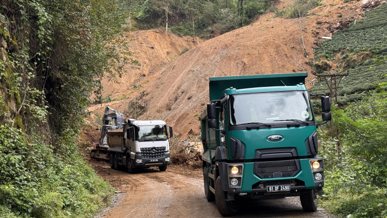 Rize'de heyelan: 18 kişi tahliye edildi