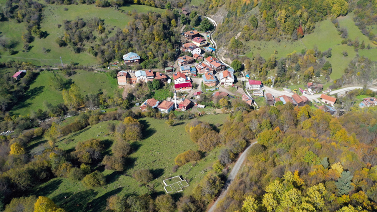 Ilgaz'da kış ve sonbahar aynı anda yaşanıyor