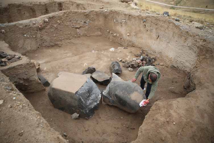 Garibin Tepe'de bulunan heykelin sırrı çözülecek