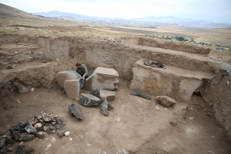 Garibin Tepe'de bulunan heykelin sırrı çözülecek