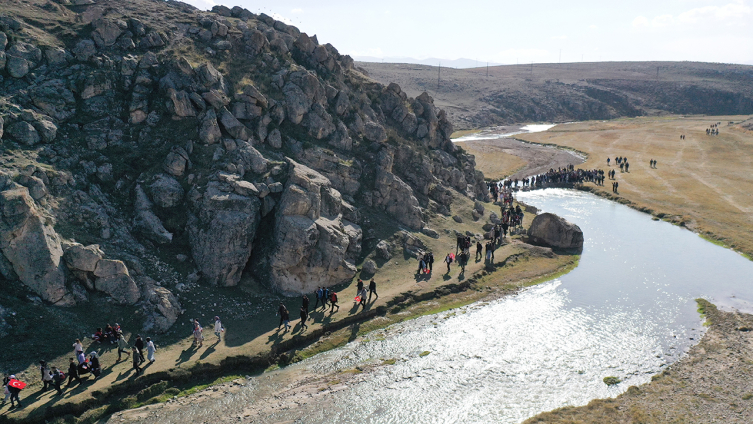 Ağrı'da tarihi ve doğal güzellikler turistlerin rotasında