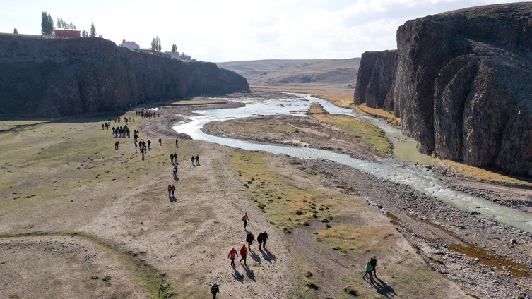 Ağrı'da tarihi ve doğal güzellikler turistlerin rotasında