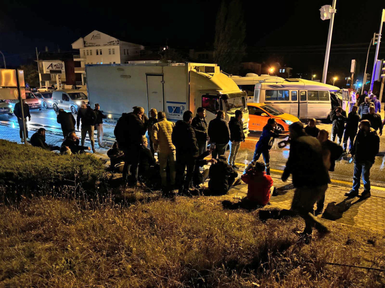 Ankara'da 2 minibüs çarpıştı: 21 yaralı