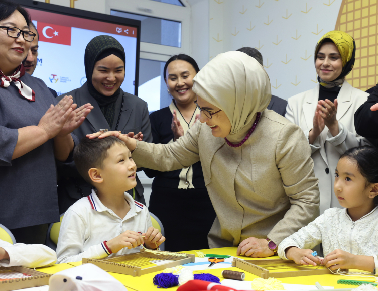 Emine Erdoğan, Bilim Bişkek İnovasyon Merkezi'nin açılışını yaptı