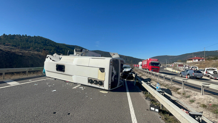 İstanbul-Samsun kara yolunda zincirleme kaza: 14 yaralı