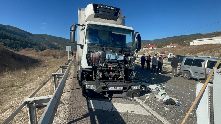 İstanbul-Samsun kara yolunda zincirleme kaza: 14 yaralı