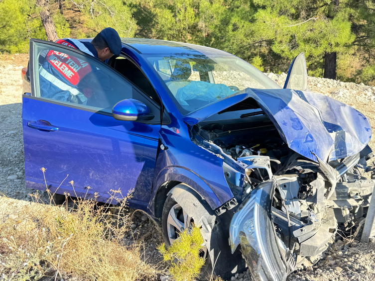 Burdur'da feci kaza: 2 ölü, 6 yaralı