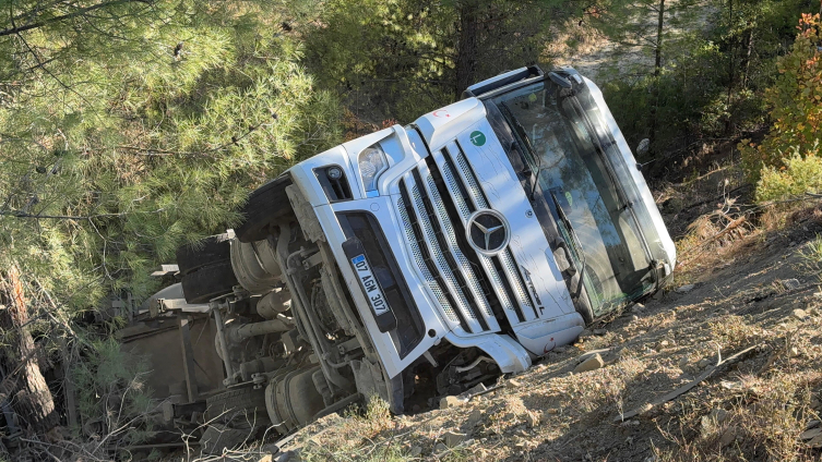 Burdur'da feci kaza: 2 ölü, 6 yaralı