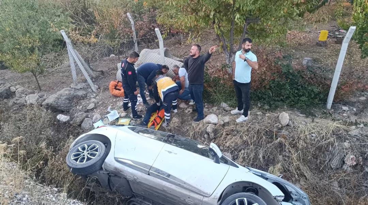 Adıyaman'da otomobille pikap çarpıştı: 10 yaralı