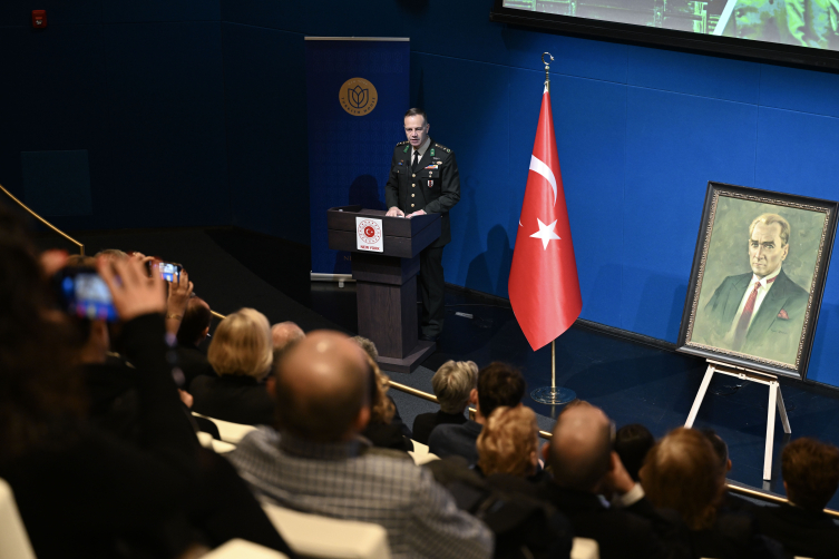 Atatürk, Türkevi'nde düzenlenen törenle anıldı