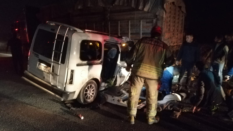 Ankara'da feci kaza: 2 ölü, 1 yaralı