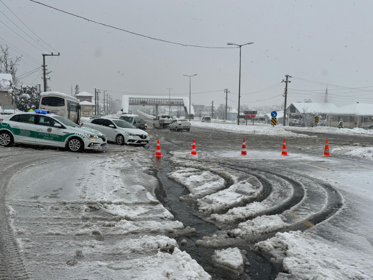 Ulaşıma kar engeli