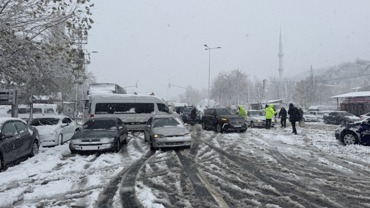 Ulaşıma kar engeli