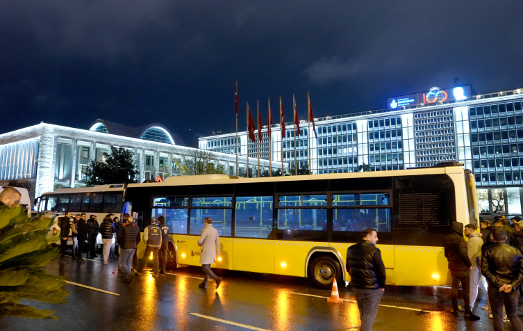 İETT'ye bağlı özel halk otobüsü sahipleri eylem yaptı