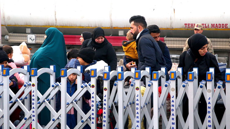 Suriyeliler Hatay'daki 3 sınır kapısını kullanıyor