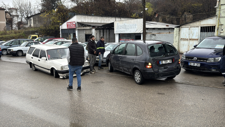 Polisin "dur" ihtarına uymayan ehliyetsiz sürücü işte böyle kaza yaptı