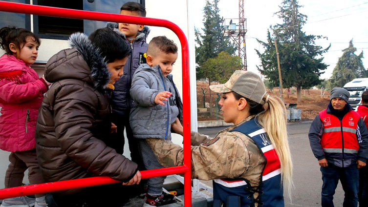 Suriyelilerin ülkelerine dönüşü sürüyor