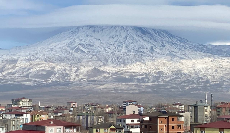 Ağrı Dağı'nda mercek bulutu oluştu