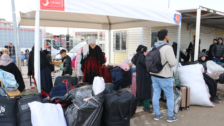 Suriyelilerin ülkelerine dönüşü sürüyor