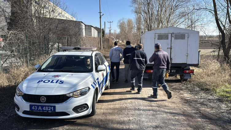 Kütahya'da anne kız sahipsiz köpeklerin saldırısına uğradı