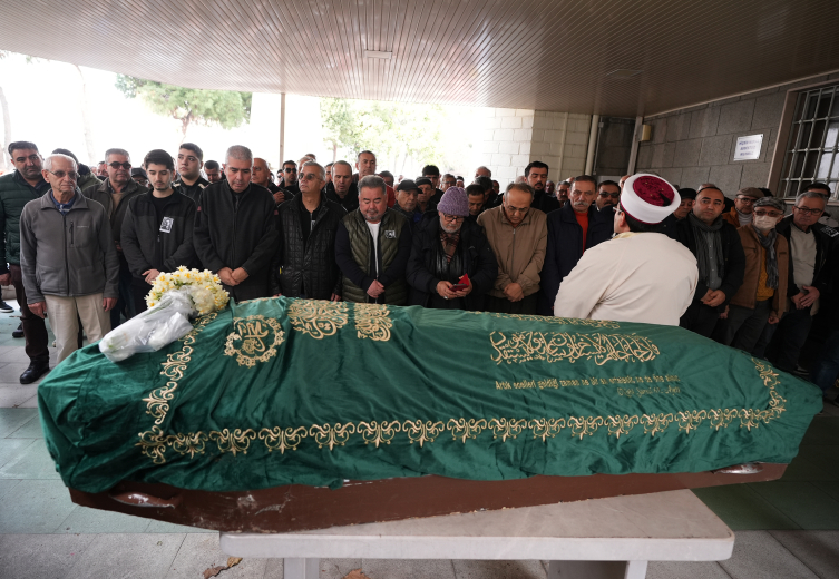 Halk müziği sanatçısı Rıza Konyalı son yolculuğuna uğurlandı