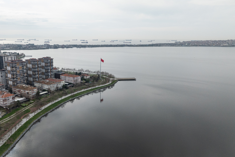 Küçükçekmece Gölü'nde oksijensizlik alarmı