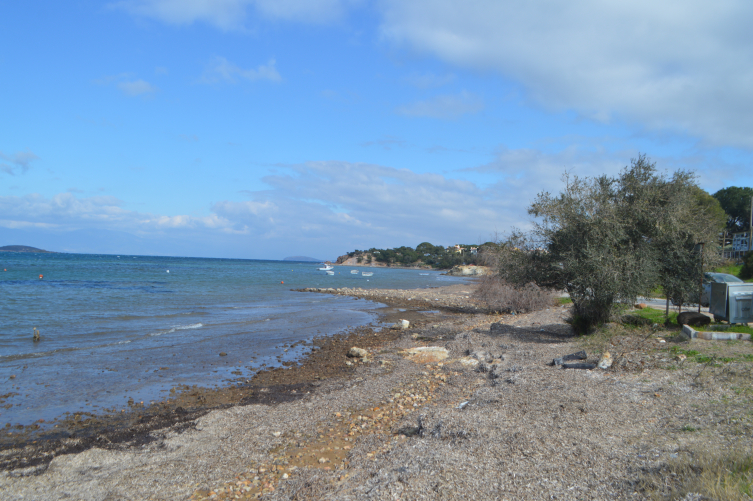 Balıkesir'de deniz kıyısında su çekilmesi yaşandı