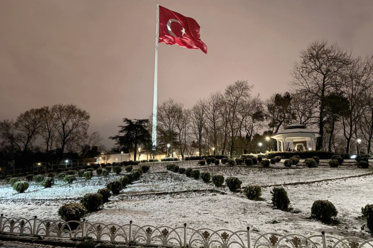 İstanbul'da kar yağışı etkili oldu