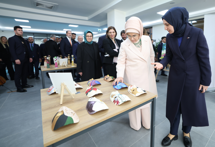 Emine Erdoğan: Neslimizi bağımlılıklara karşı korumak, ülke bekasını korumaktır